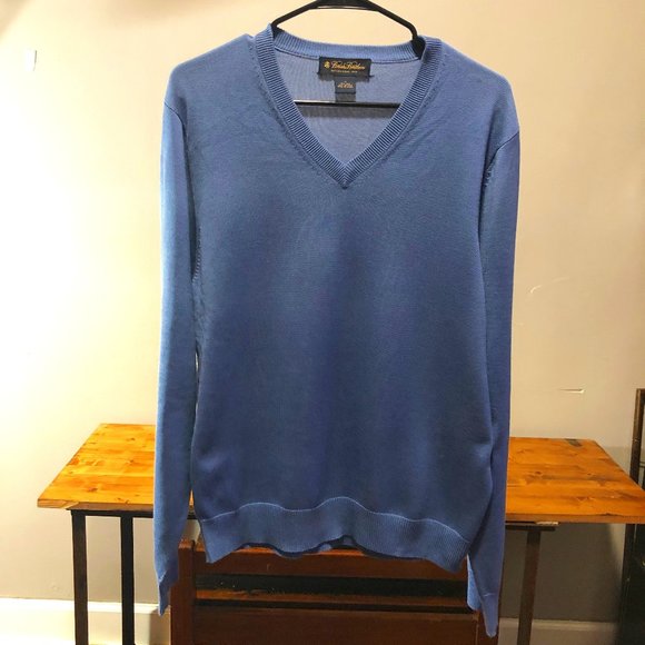 Brooks Brothers Medium Silk V-Neck Silk Sweater - Picture 1 of 2